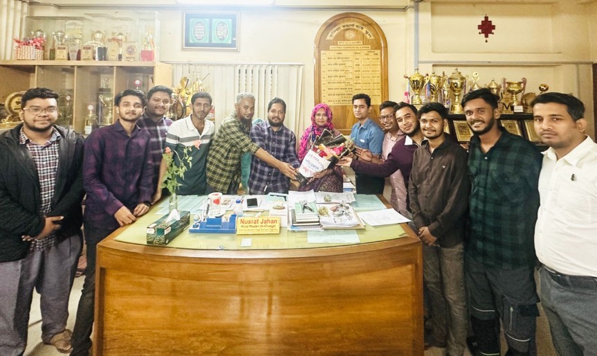 প্রধান শিক্ষকের সাথে “কুমিল্লা মর্ডাণ হাই স্কুল অ্যালামনাই অ্যাসোসিয়েশন” এর নবগঠিত পূর্ণাঙ্গ আহ্বায়ক কমিটির পরিচিতি এবং শুভেচ্ছা বিনিময়